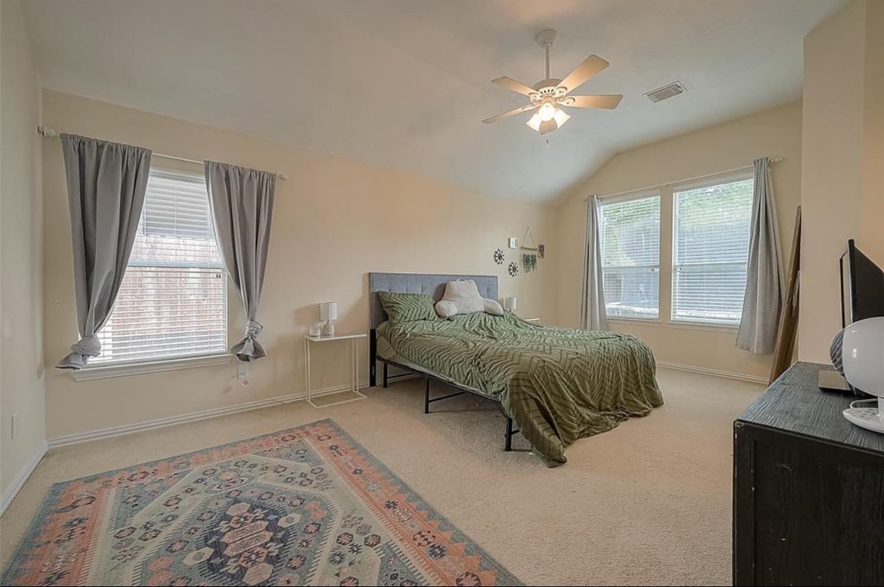 Virtual Staging before 4